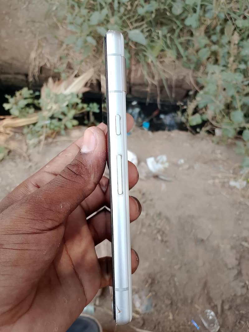 Google Pixel 7a 4