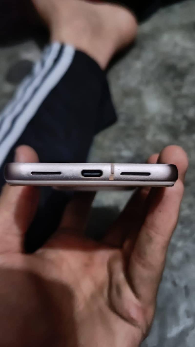 Google Pixel 8 3