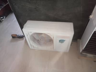 Changhong Ruba DC Inverter AC - Excellent Condition