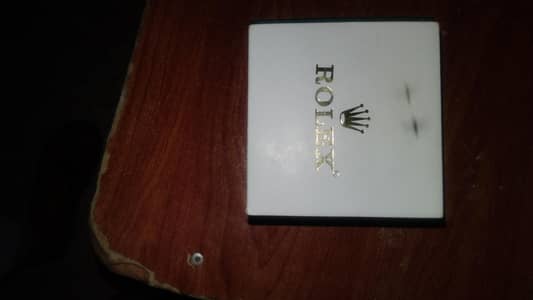condition 10/10 one time wear. box available for gift