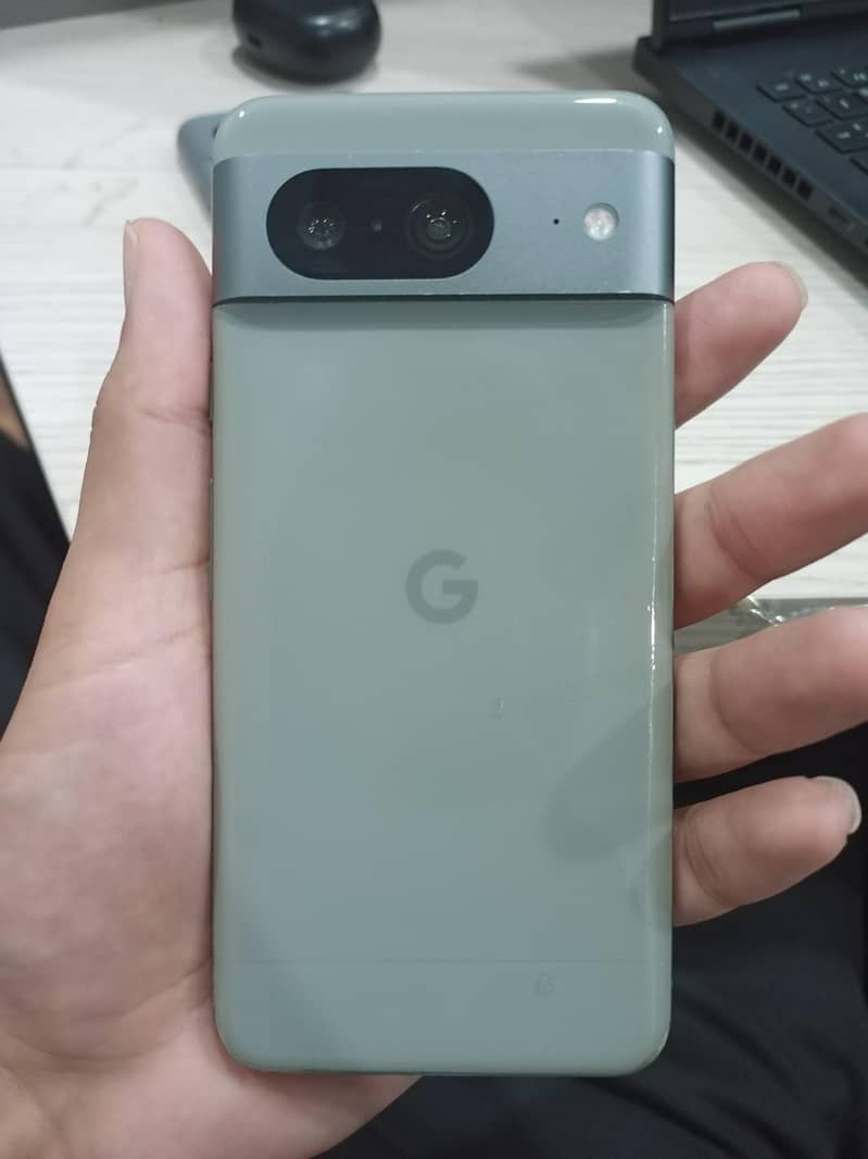 Google Pixel 8 5