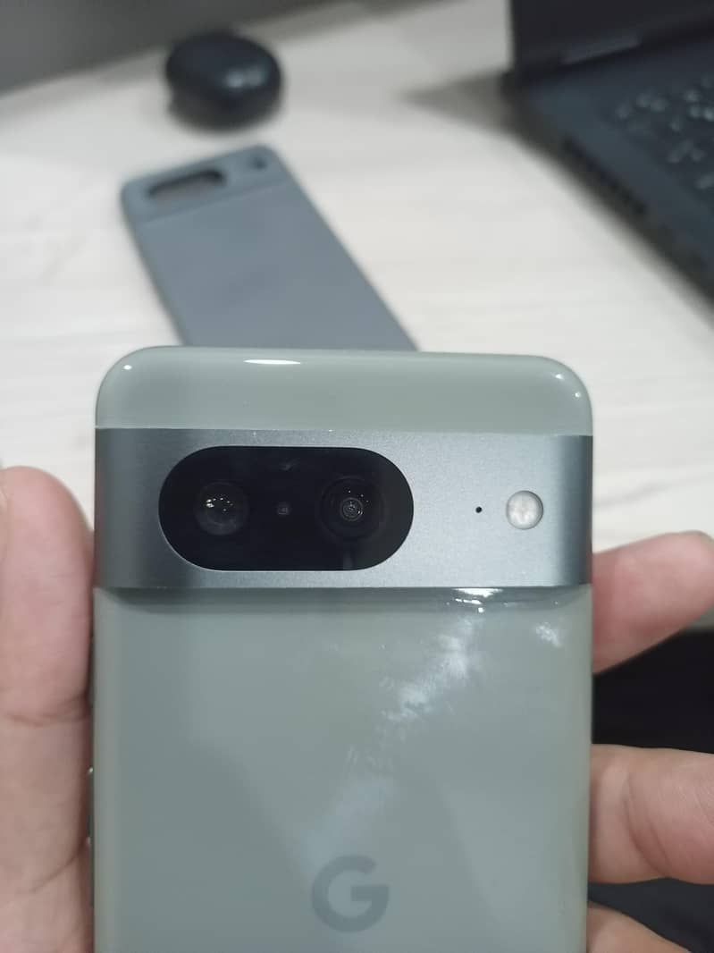 Google Pixel 8 6