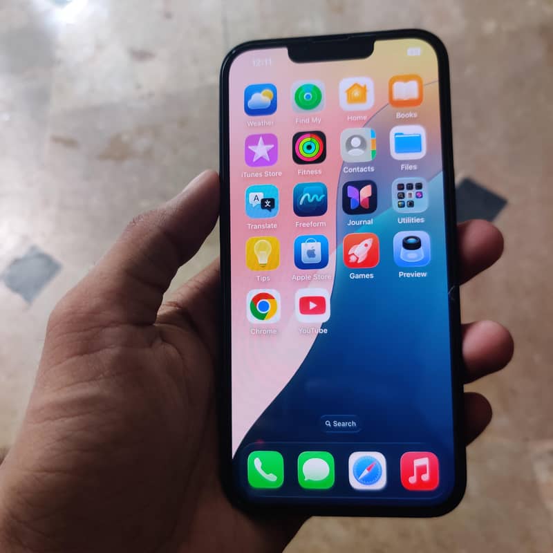 Apple iPhone 13 2