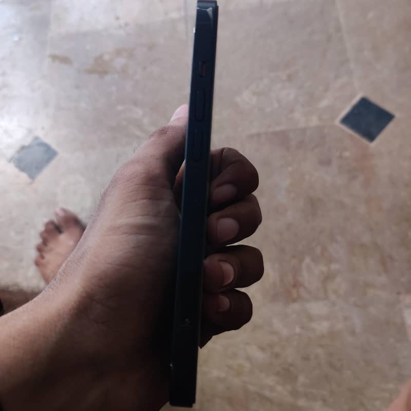 Apple iPhone 13 3