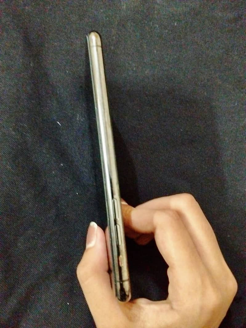 Apple iPhone 11 Pro Max 3