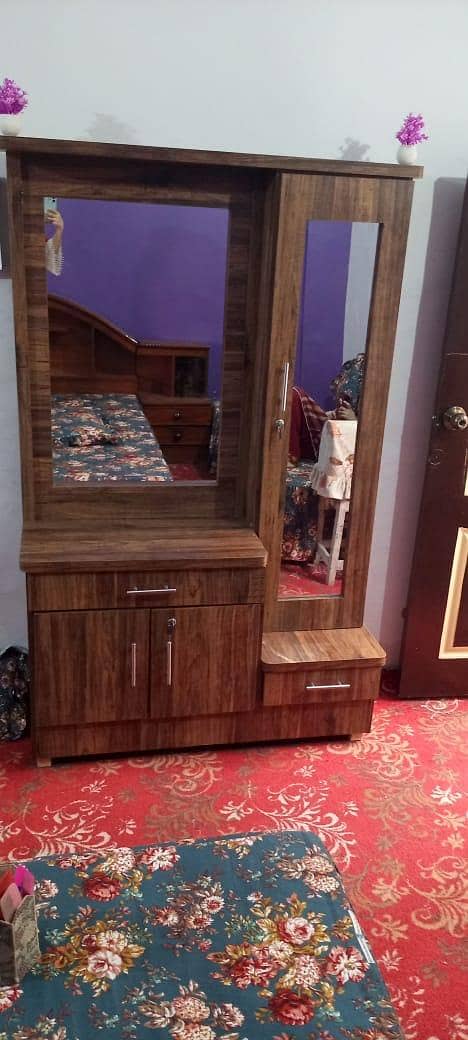 vanity table, Dressing table 1