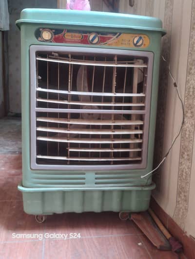 12 volt  aircoler condition 10/7 har chiz ok ha sapply bhe sath ha