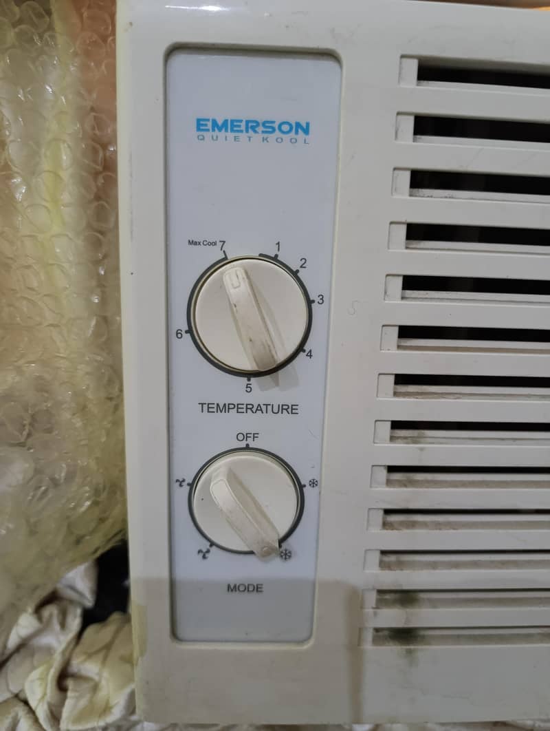 window AC 2
