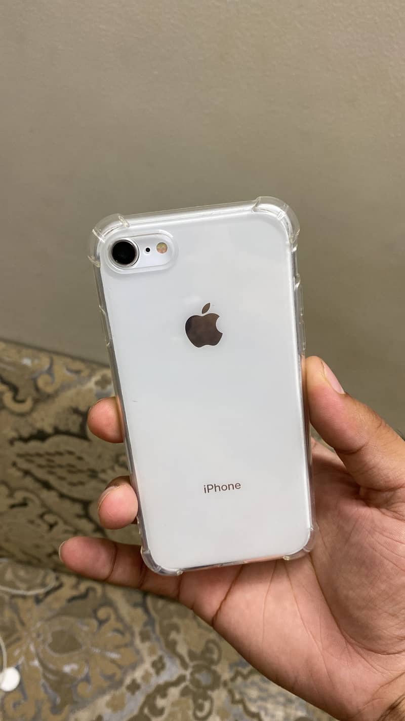 Apple iPhone 8 1