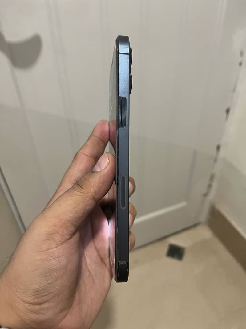 Iphone 12 pro max 2