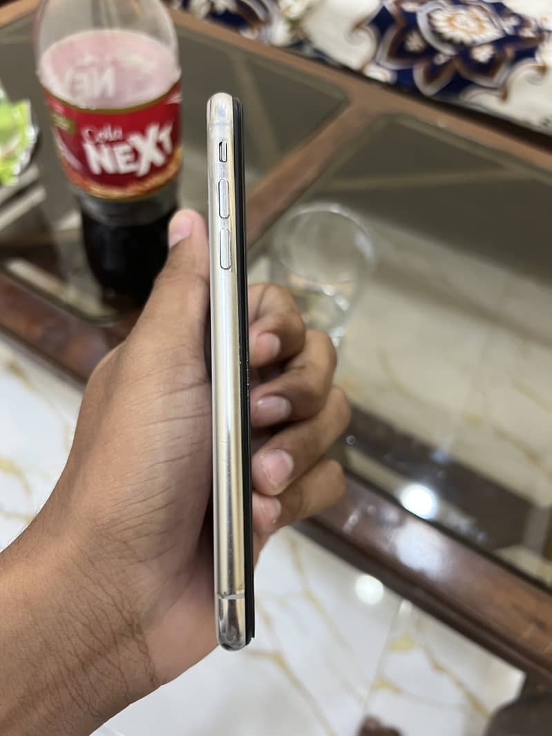 Apple iPhone X 2