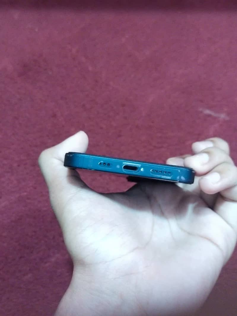 Apple iPhone 13 1