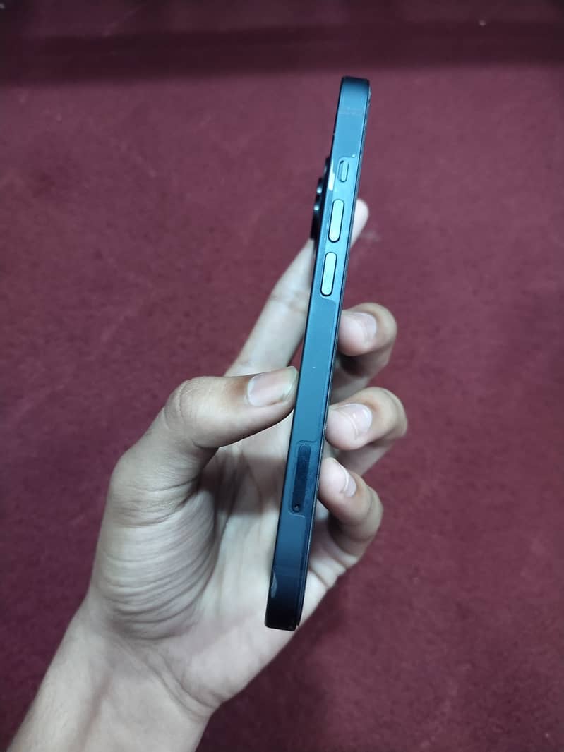 Apple iPhone 13 3