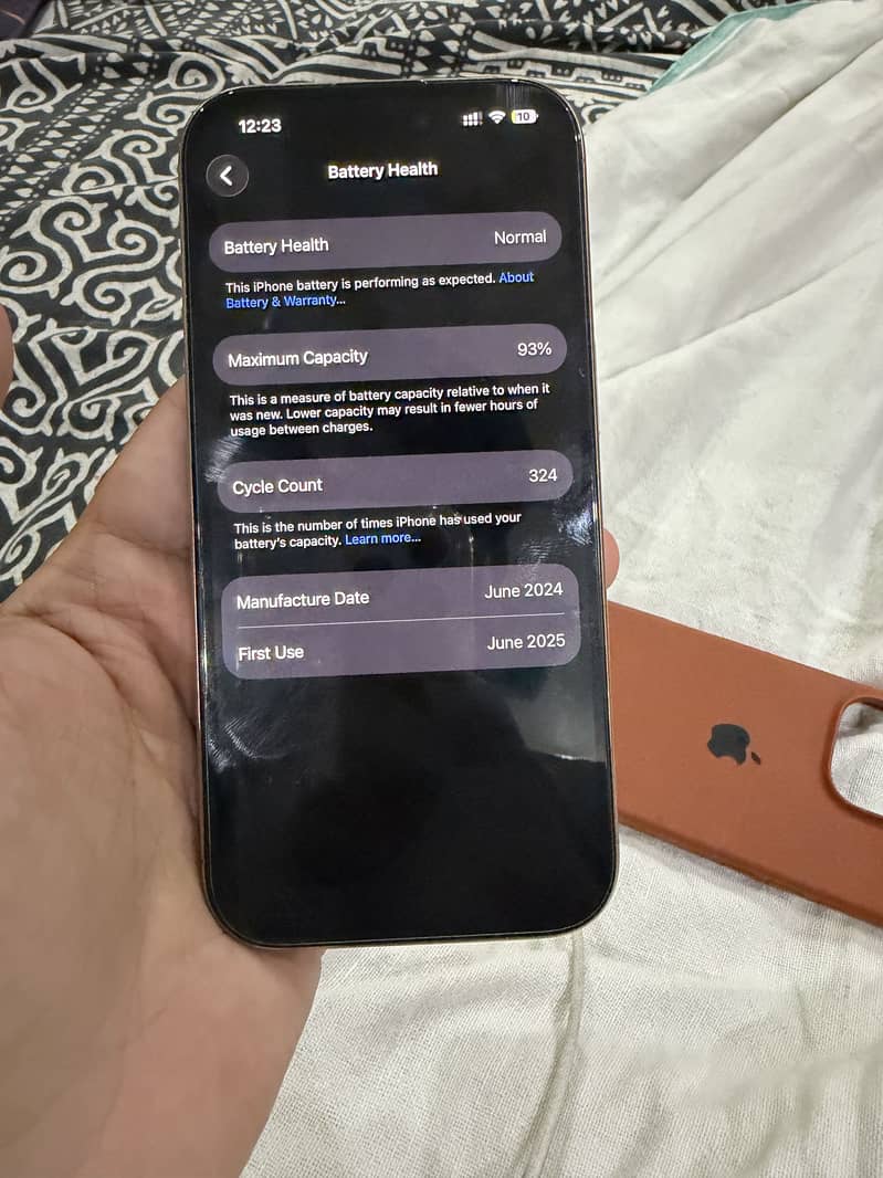 Apple iPhone 16 Pro 3