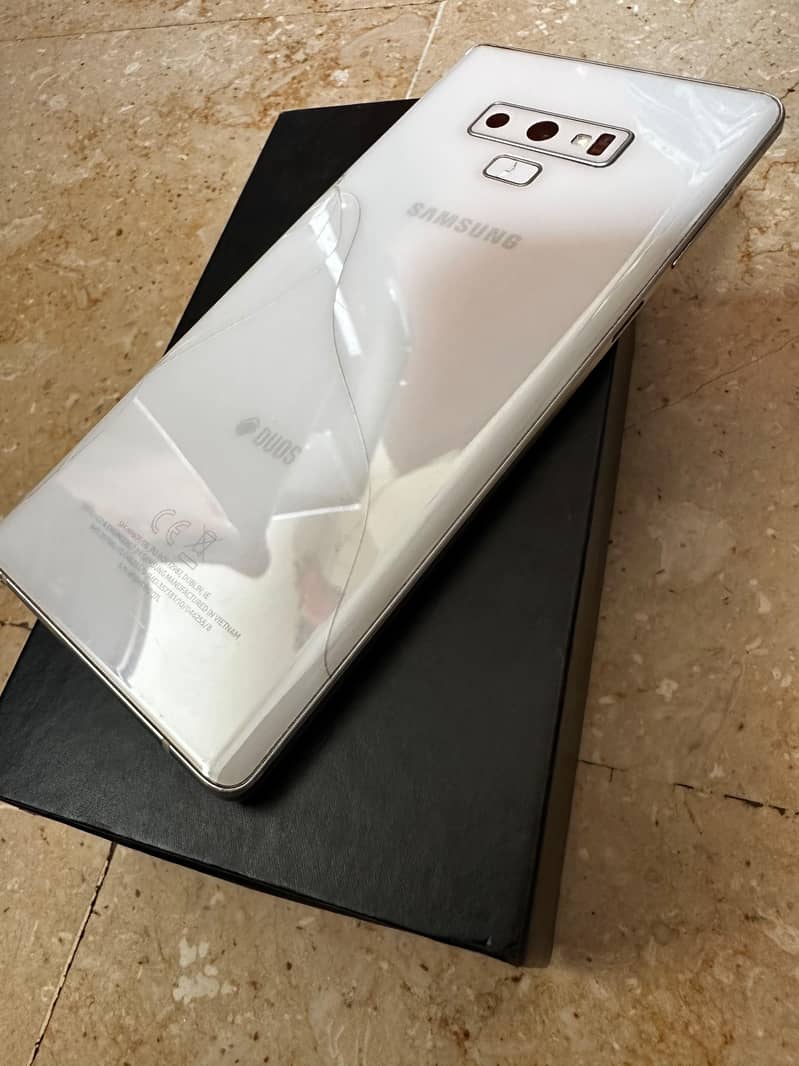 Samsung Mobile Note 9 1