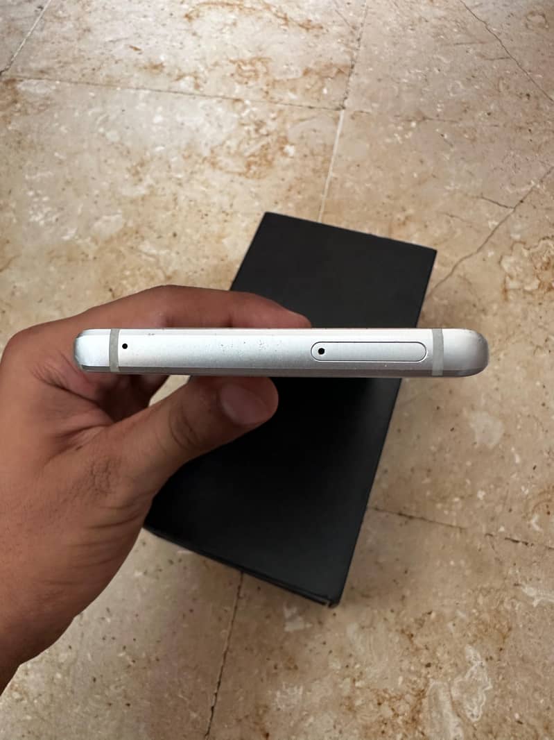 Samsung Mobile Note 9 4