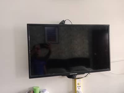 Changhong Ruba 32" LED TV | Model LED32C2000 | Excellent Condition