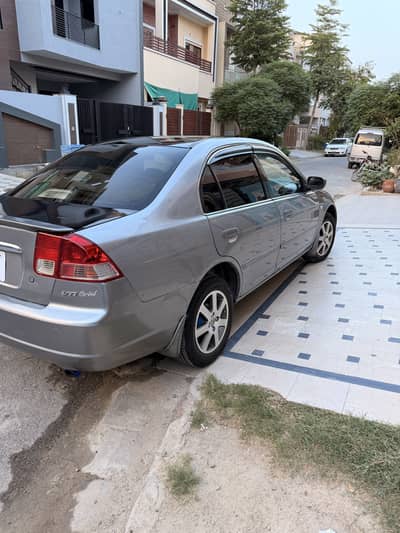 Honda Civic Oriel 2005