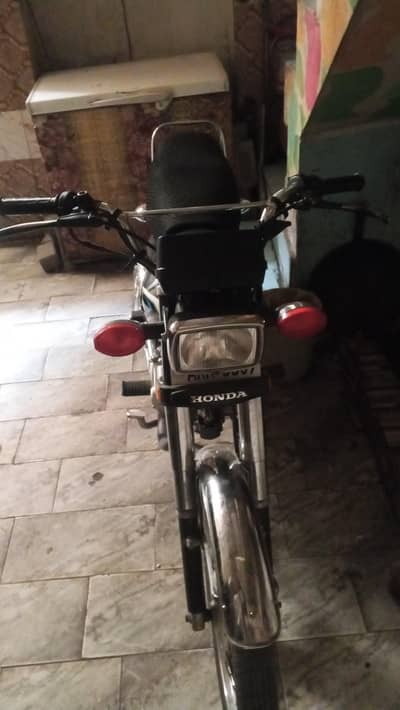 honda 125 like a new condition engine packd all ok