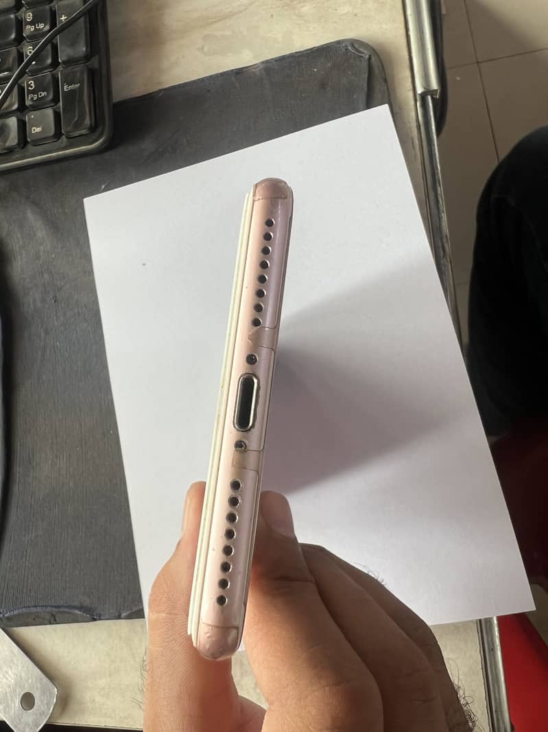 Apple iPhone 7 Plus 1