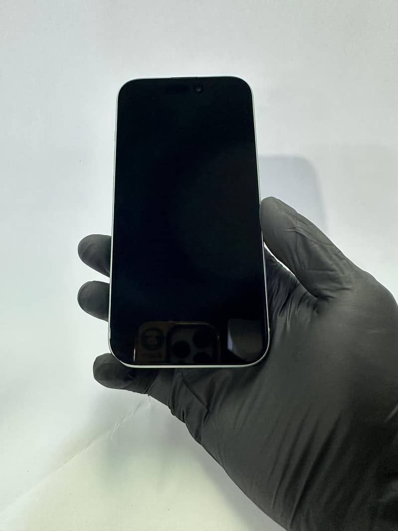 Apple iPhone 15 7