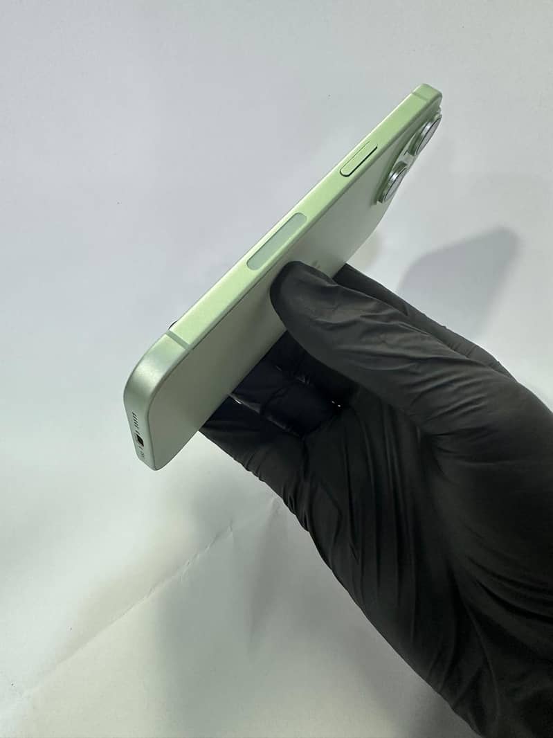 Apple iPhone 15 9