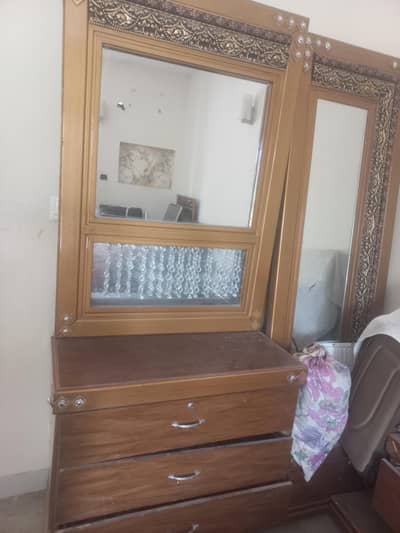 dressing and side tables