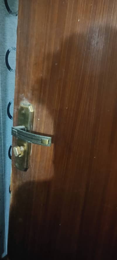 Room door good condition