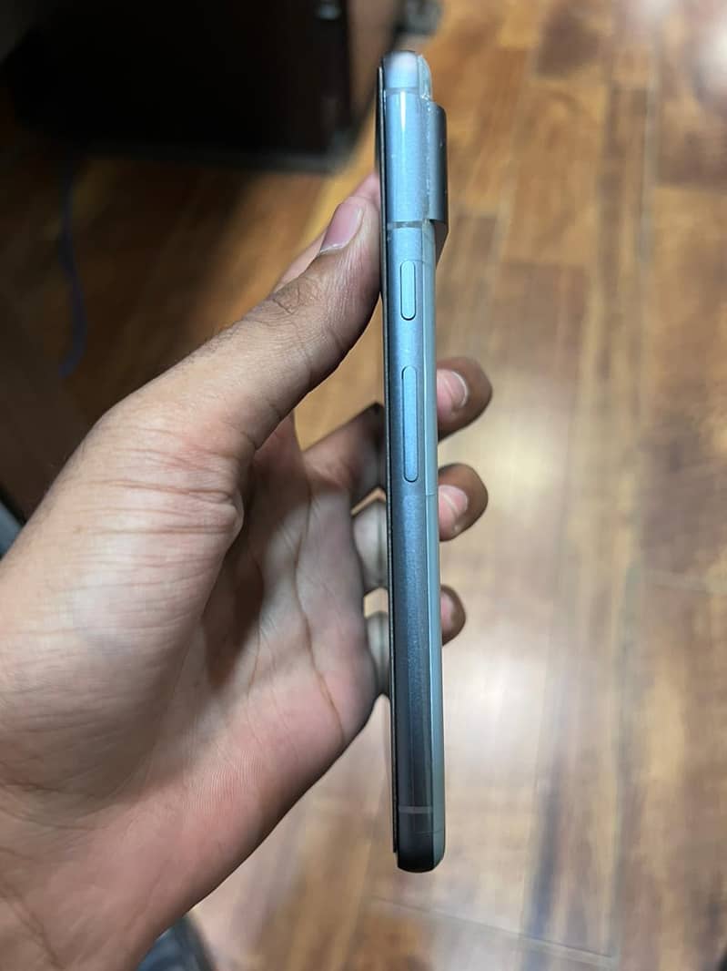 Google Pixel 8 4