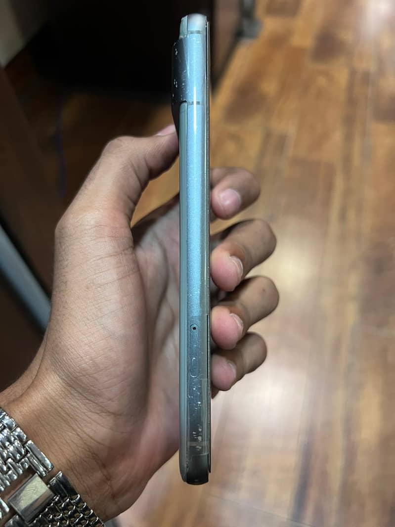 Google Pixel 8 5
