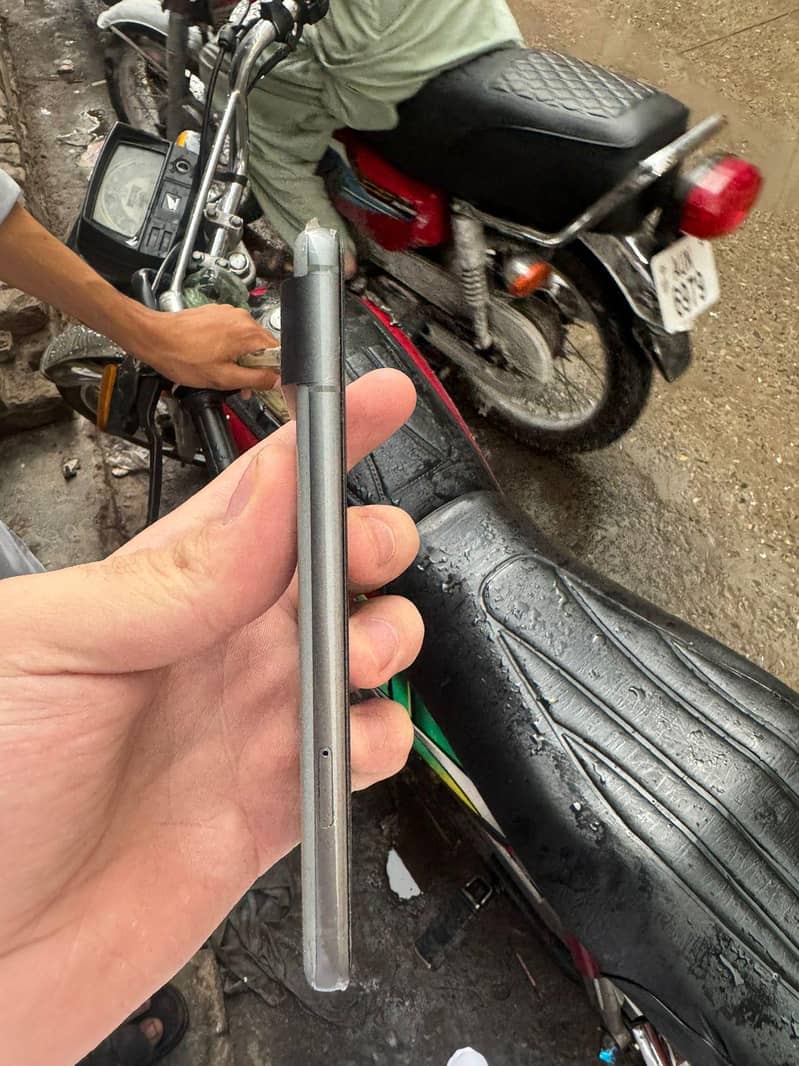 Google Pixel 8 5