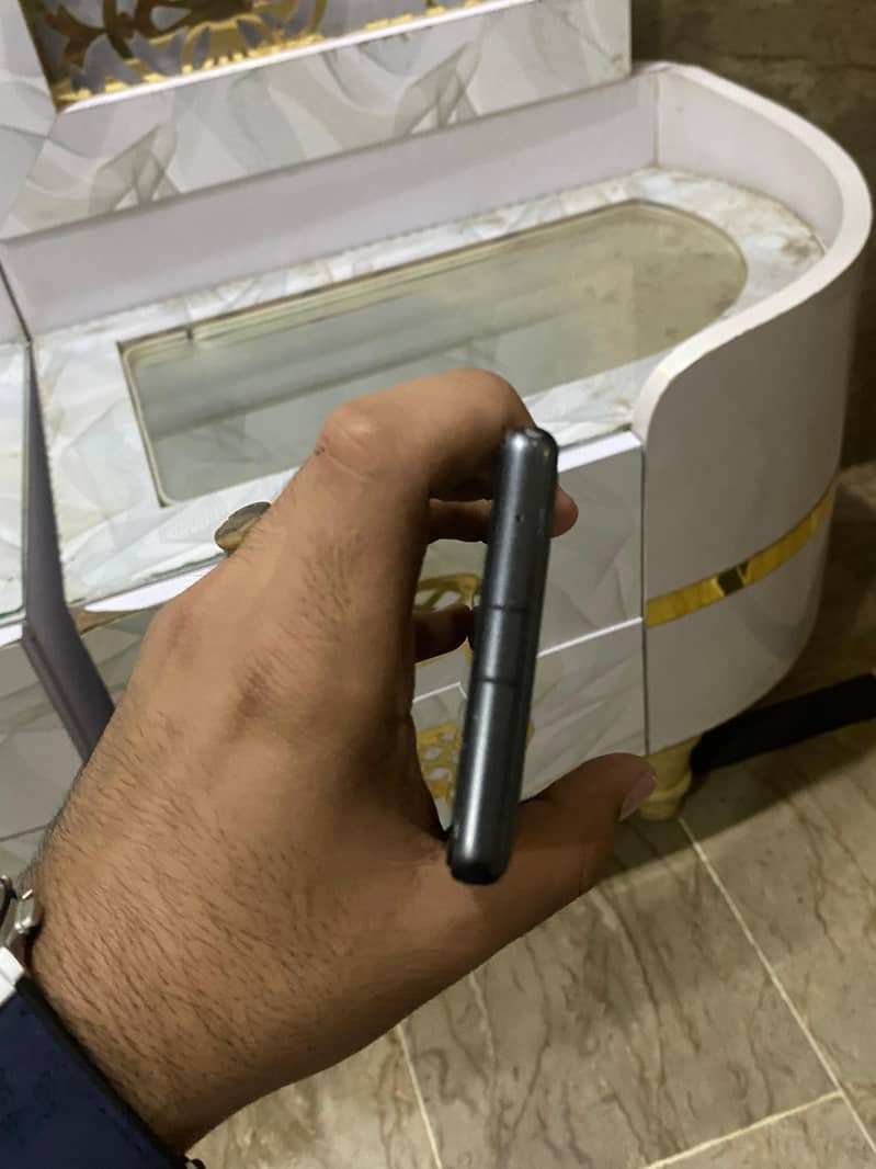 Google Pixel 7a 5