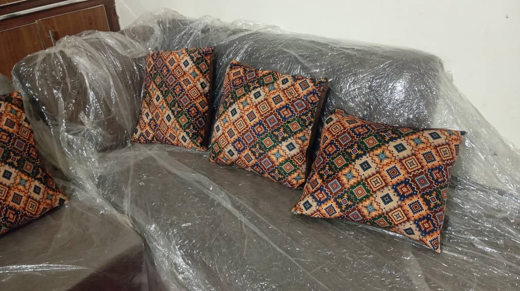 L Shape Sofa Set Almost New 3