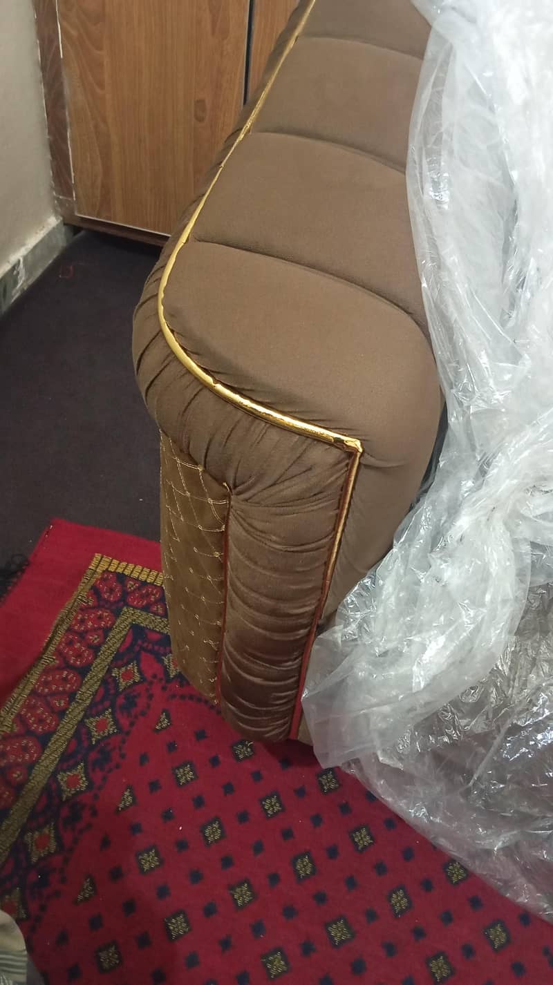 L Shape Sofa Set Almost New 6