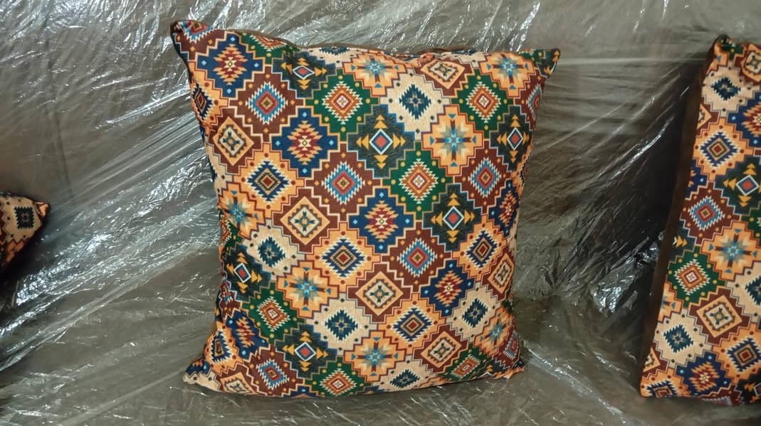 L Shape Sofa Set Almost New 0