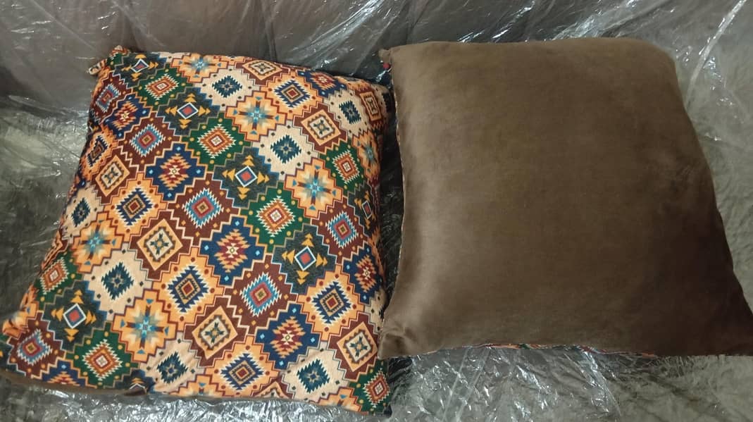 L Shape Sofa Set Almost New 8