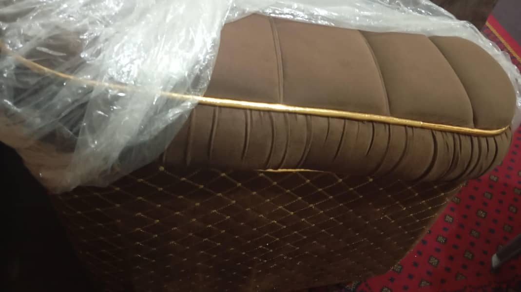 L Shape Sofa Set Almost New 10