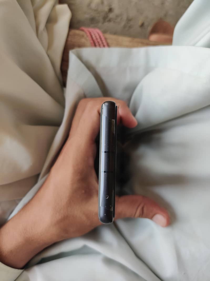 Google Pixel 7a 5