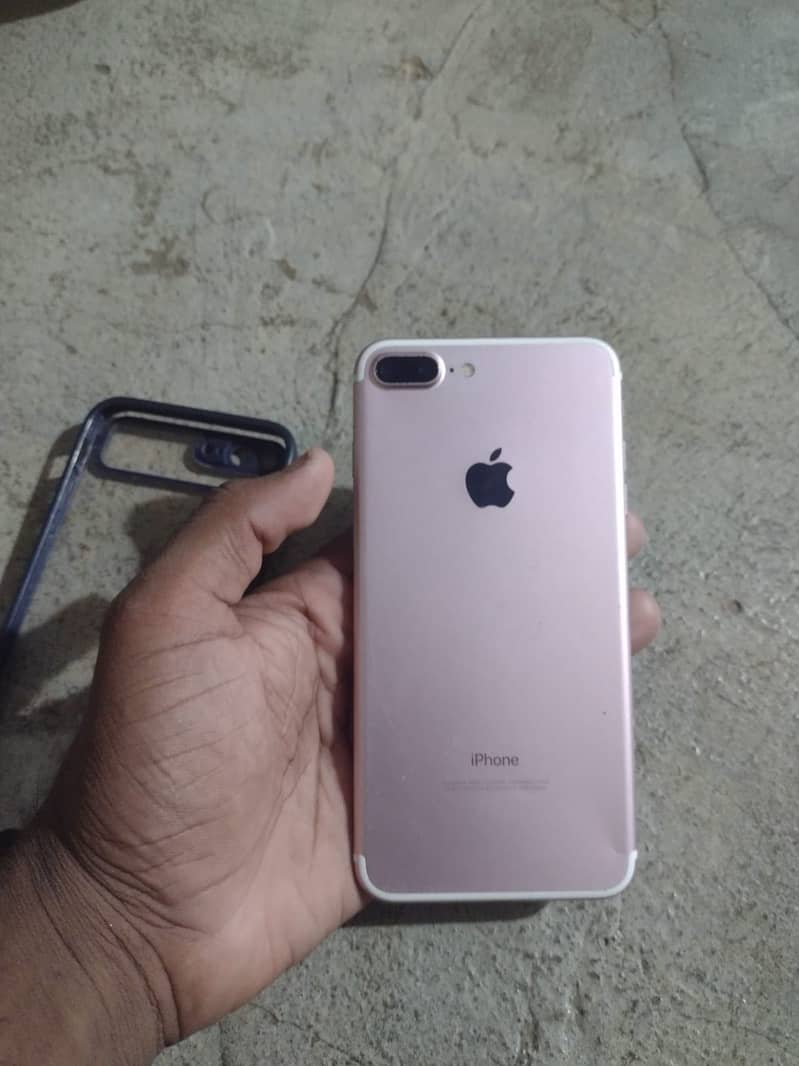 Apple iPhone 7 Plus 0