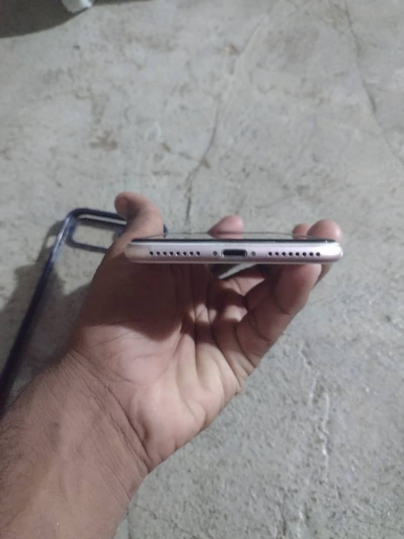 Apple iPhone 7 Plus 1
