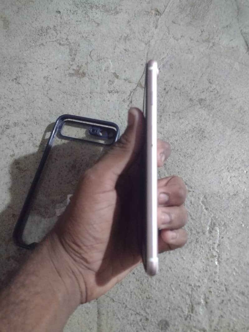 Apple iPhone 7 Plus 3