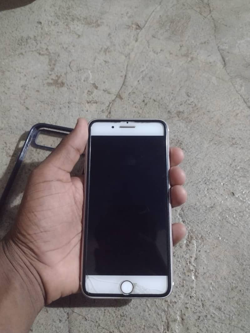 Apple iPhone 7 Plus 4
