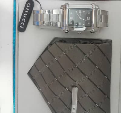 original Anucci watch this is vintage watch with accessories