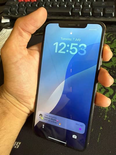 Apple iPhone XS Max golden color