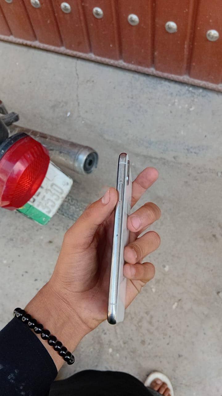 Apple iPhone X 2