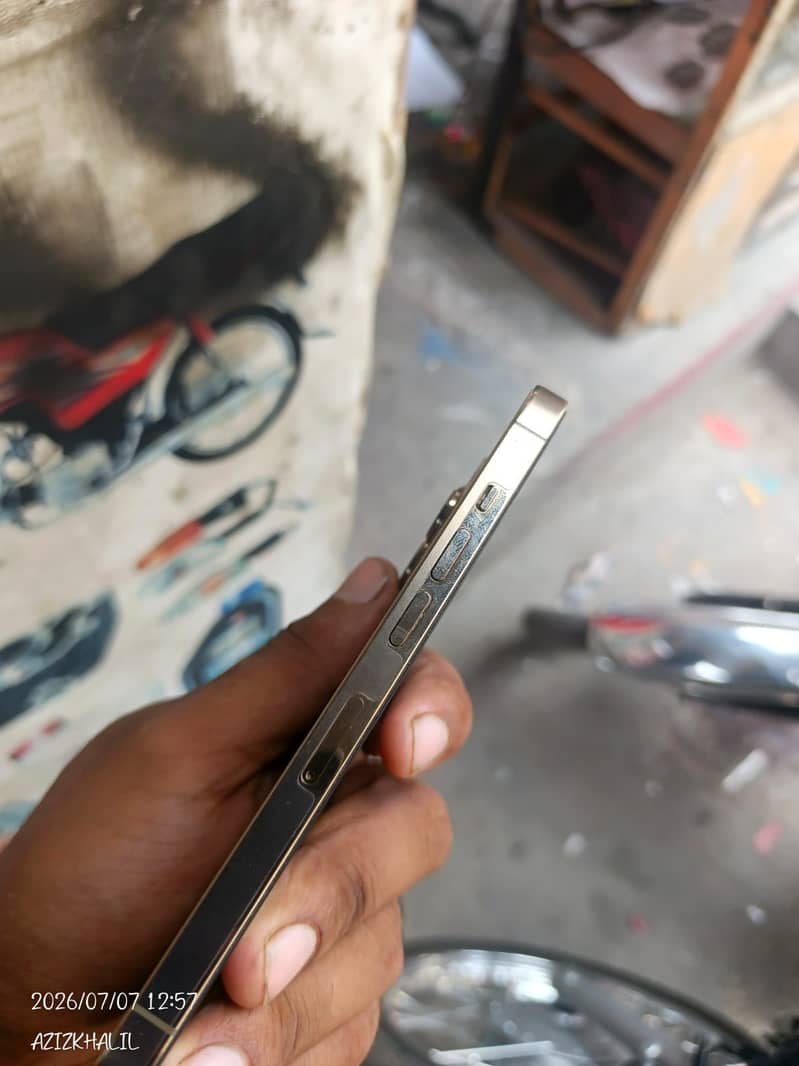 Apple iPhone 13 Pro 4