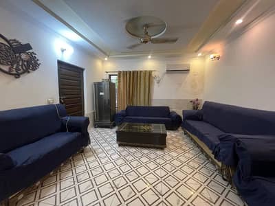 8 marla house for sale in johar town block B1  40 feet road near to markit :Park: masjid (original picture)  double unit  double kitchen  main apporched