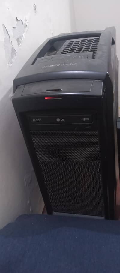 E3 1245 V2 | 32 GB RAM | 2 GB graphic card | Samsung monitor |  32gE3