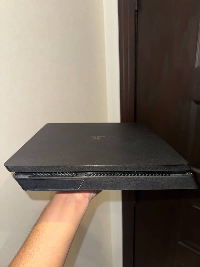 PS4 slim 2