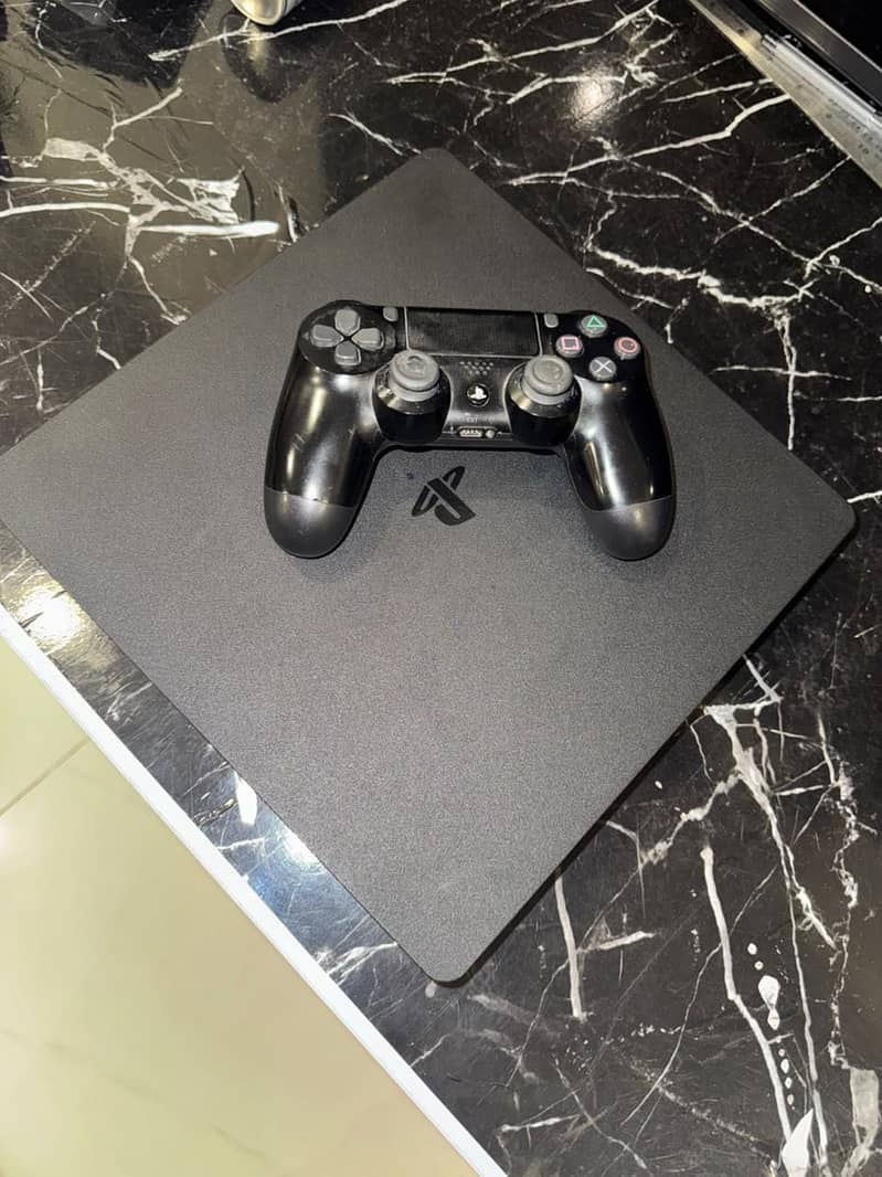 PS4 slim 0